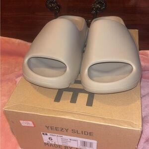 Adidas Yeezy Slide PURE size 6